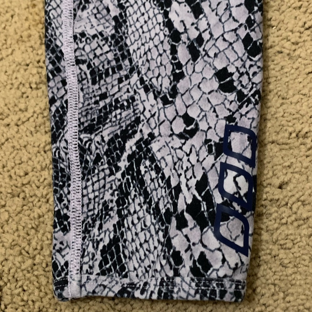 Lorna Jane Mid-Rise Cropped Blue Snakeskin Legging S - Picture 7 of 11